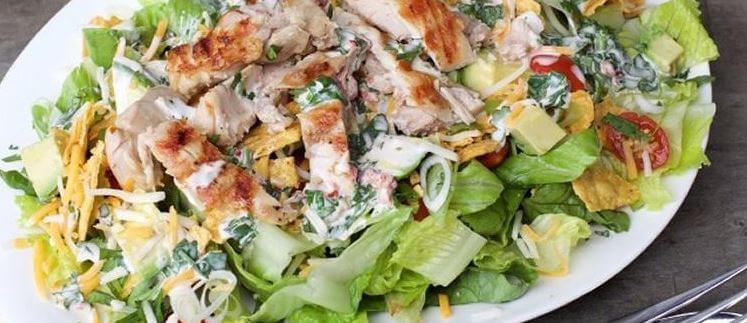 Ensalada de pollo con la fusión más rica: Tex-Mex